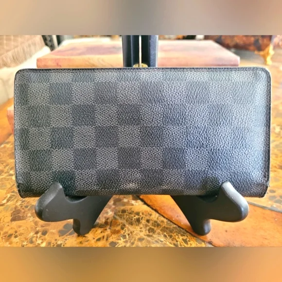 LOUIS VUITTON GRAPHITE LONG Wallet - Picture 1 of 9